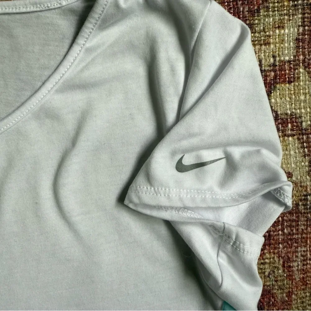 Nike Dri-FIT Women’s Small White and Light Blue Shirt pockets and reflective